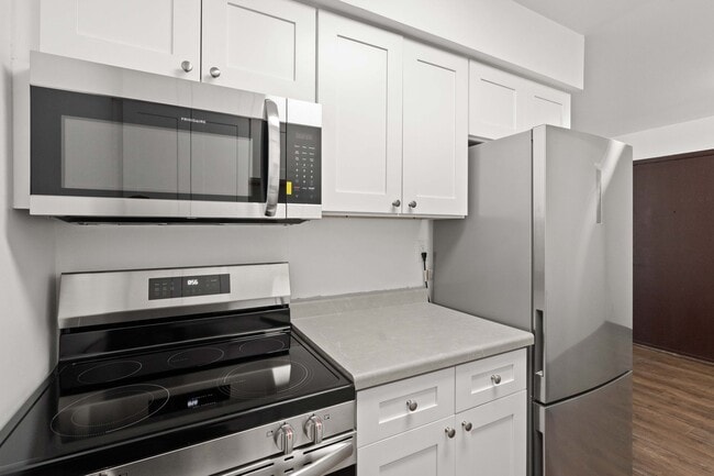 Photo - Hillcrest Apartments