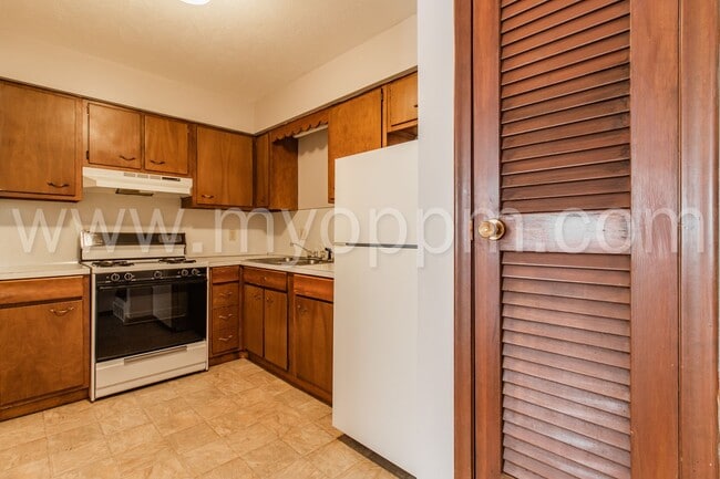 Photo - ALANSCO 1016 N 47 Ave