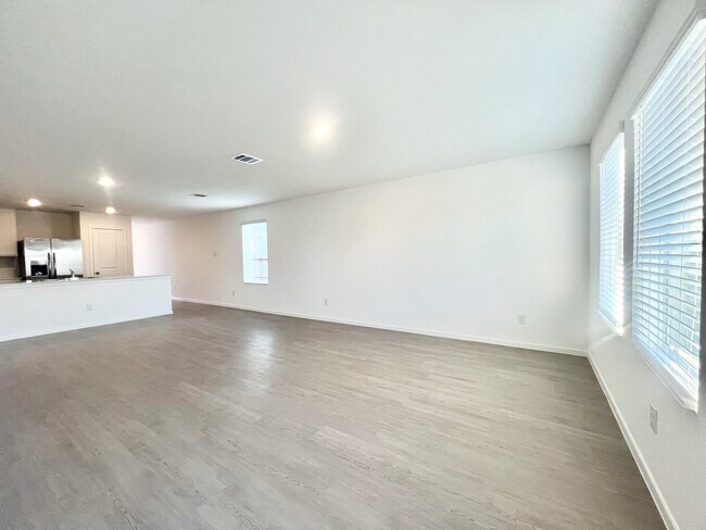 Photo - 921 Lago Laceno Ln