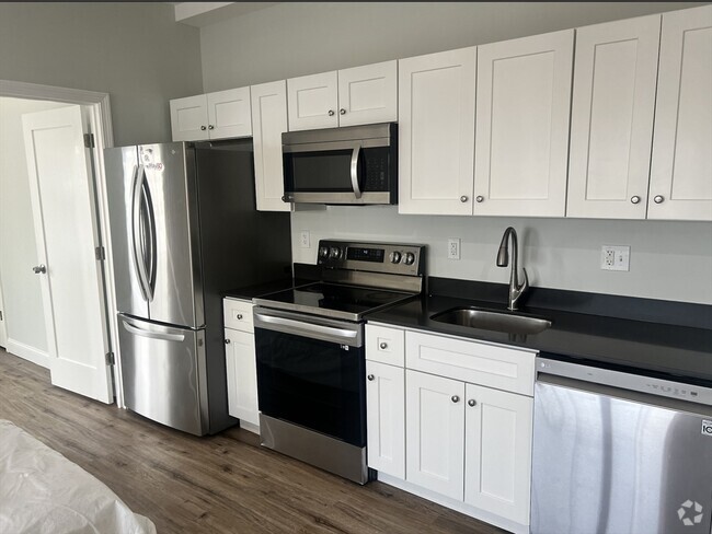 Building Photo - 178 Elm St Unit 2 Rental