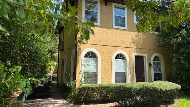 Photo - 1455 Catherine St