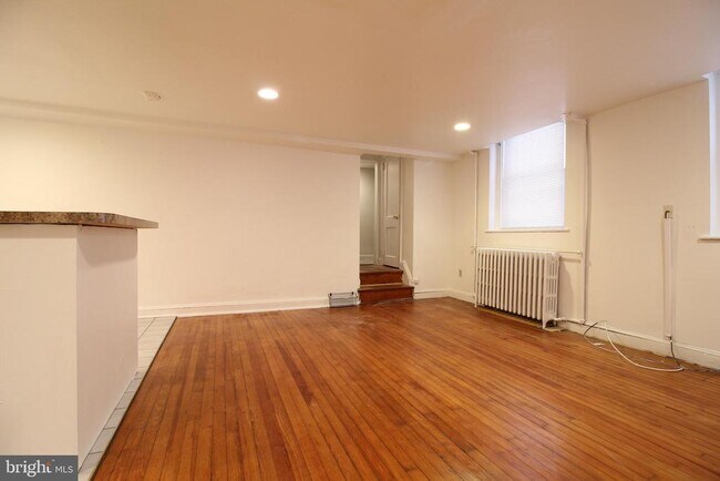 Photo - 30 S 22nd St