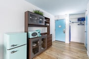 STUDIO, 1BA - 400SF - Kitchen