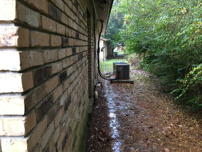Photo - 3024 Courtney Ave