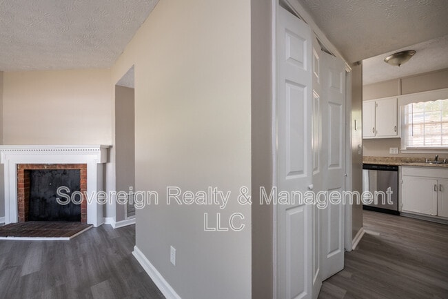 Photo - 580 Downing St