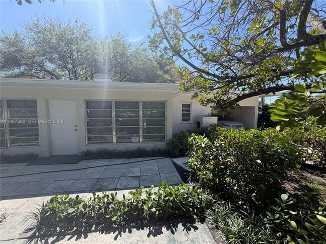 Photo - 311 SW 11th Ct