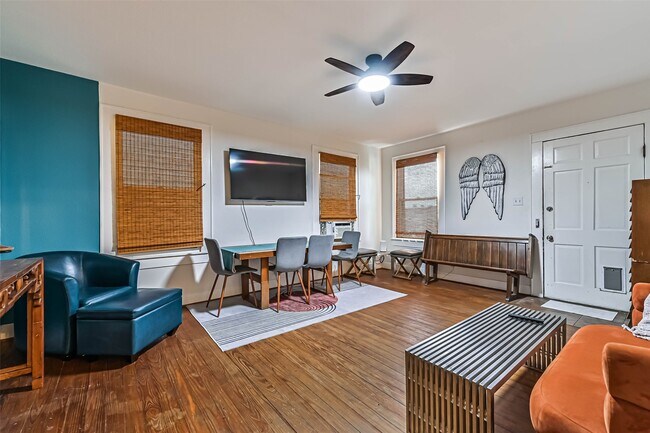 Photo - 1915 44th St Unit UP