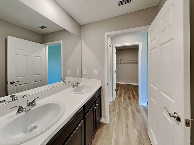 Building Photo - 602 Lindsborg Trail