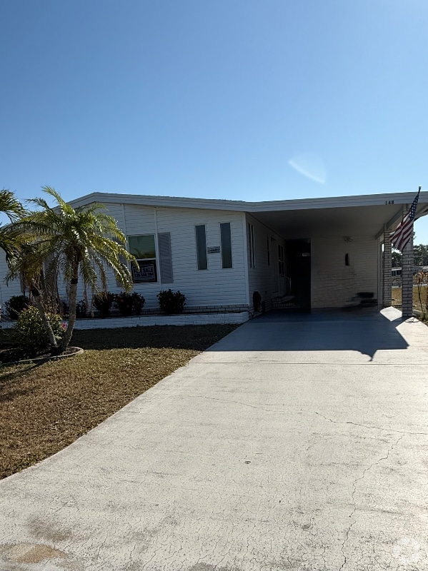 Building Photo - 26357 Charlotte Dr Rental