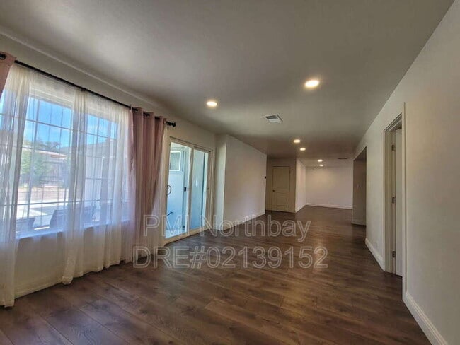 2506 Hastings Way