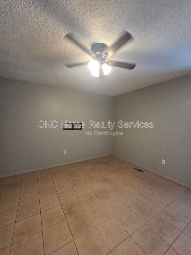 Photo - 6715 Lyrewood Ln