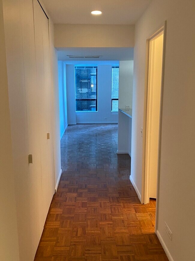 Photo - 260 E Chestnut St Unit 708