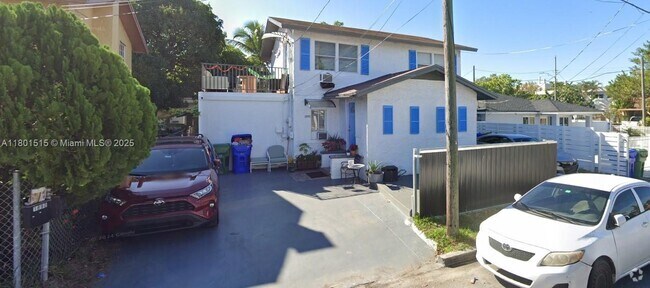 Building Photo - 1890 NW 1st St Unit 4 Rental