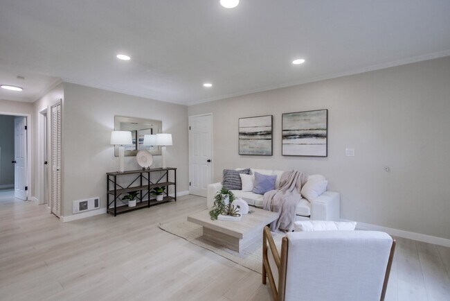 Photo - 9516 Carroll Canyon Rd Unit 113