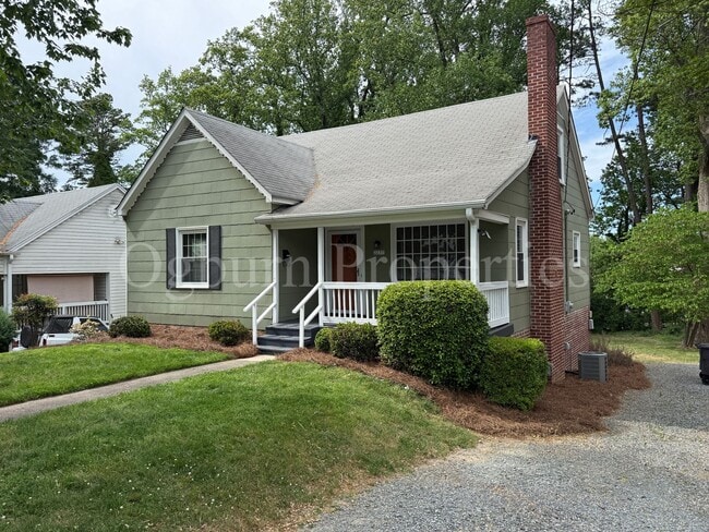 Building Photo - 2237 Queen St