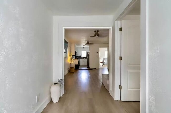 Building Photo - 719 NE 38th St Rental