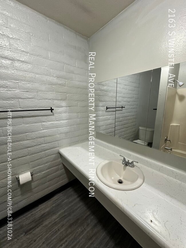 Photo - 2163 S Winstel Ave