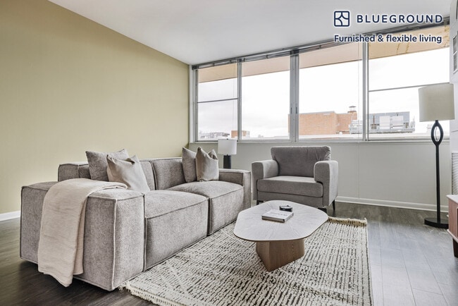 Building Photo - 901 S Ashland Ave