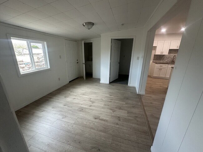 Photo - 327 Fairhaven Rd