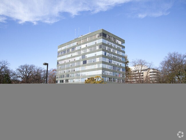 Primary Photo - 401 37th St