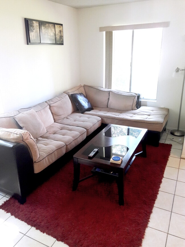 Livingroom - 2339 Lillyvale Ave Unit 161B
