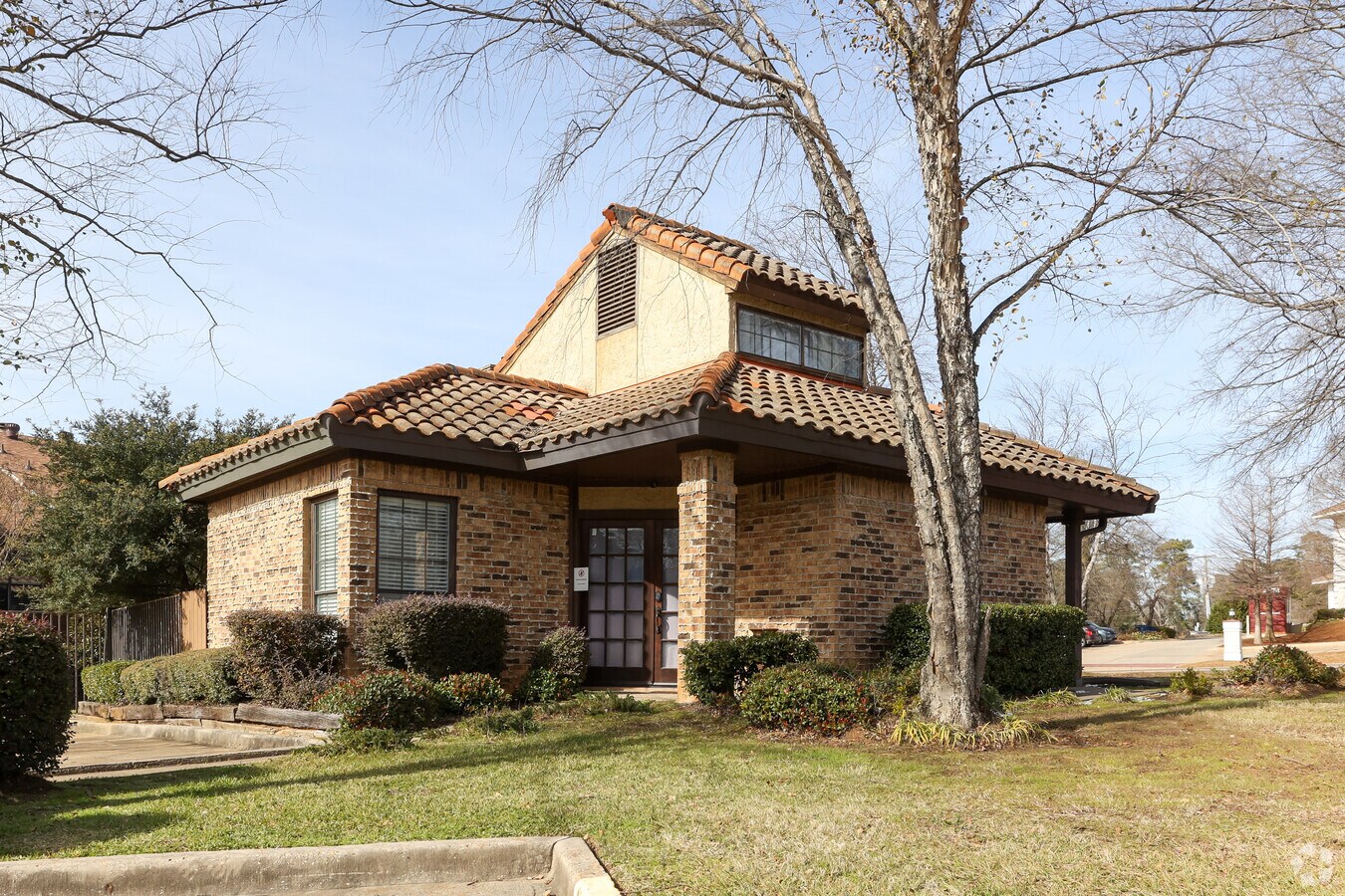 Entrance - 3100 Fairfield Ave