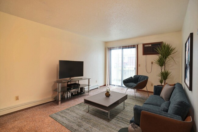 Fargo, ND Westwood Estates Apartments | Living