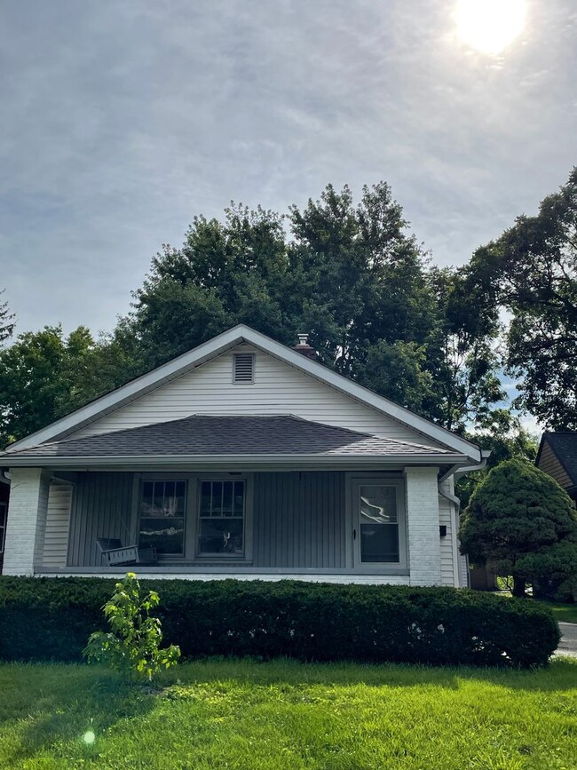 Broad Ripple - 2 BR bungalow - Broad Ripple - 2 BR bungalow House