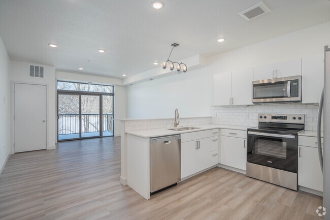 2BR,1BA - 965SF - Kitchen - Axis Lofts