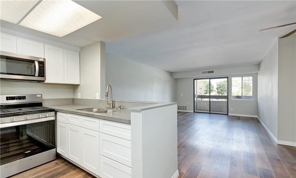"Charming 1-Bedroom Condo in Prime Santa A... - "Charming 1-Bedroom Condo in Prime Santa A... Unit b209