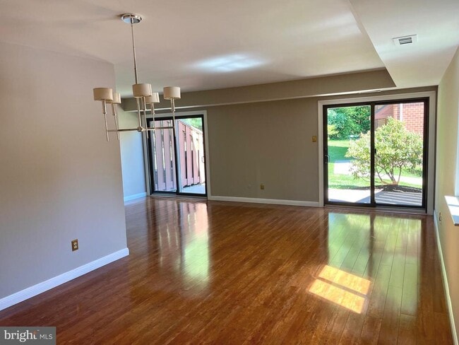 Photo - 306 Worthington Dr