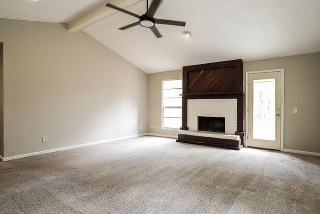 Photo - 1413 Dolphin St