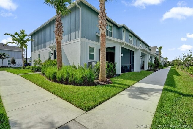 4676 Longwood Lake Sq