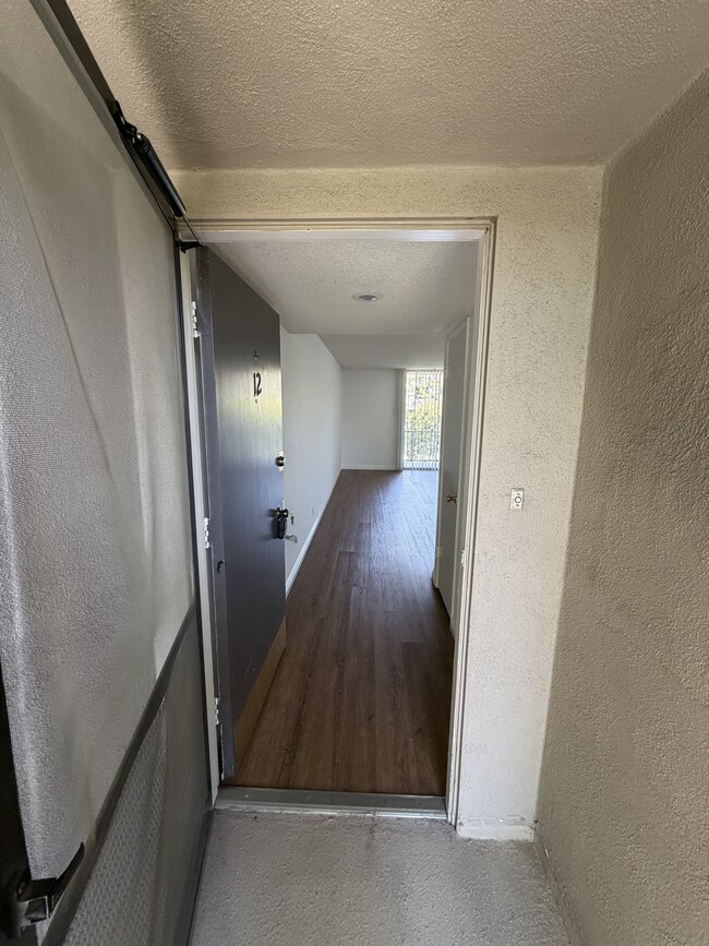 Building Photo - 400 E California Blvd Unit 12