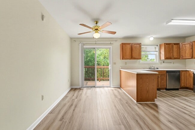 Photo - 7225 Capital Dr