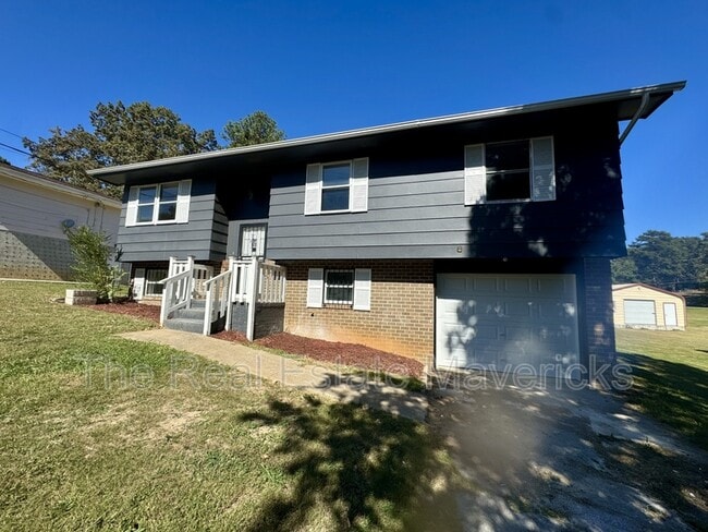 Building Photo - 6311 Rosemary Dr