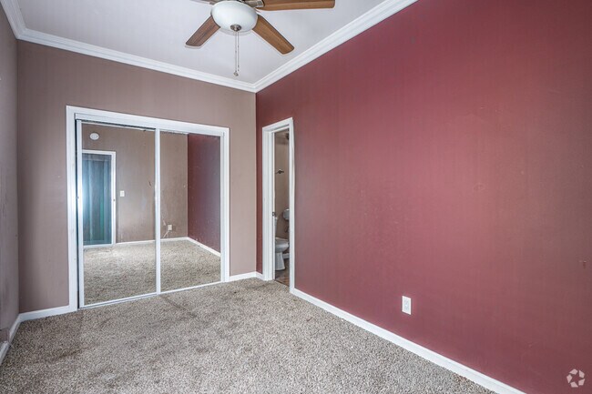 1BR, 1BA - 550SF - Bedroom