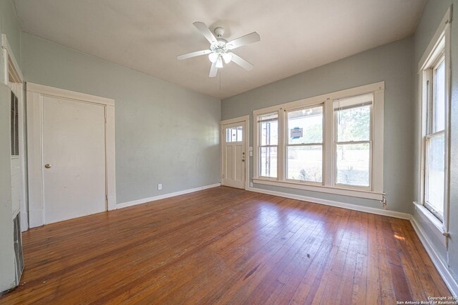 Building Photo - 204 Mt Vernon Ct Rental