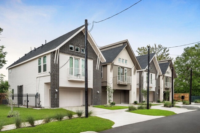 Photo - 1042 Homer St