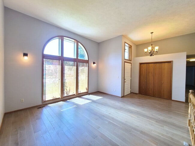 Photo - $3,250- 5 Bed / 3 Bath Beautiful Home in Upper South Hill