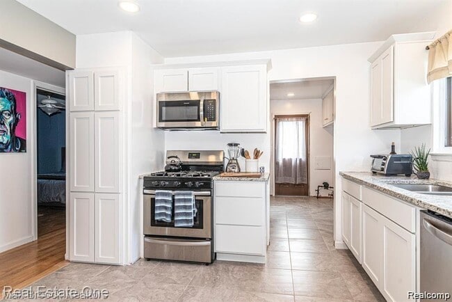 Photo - 3800 Elmhurst Ave