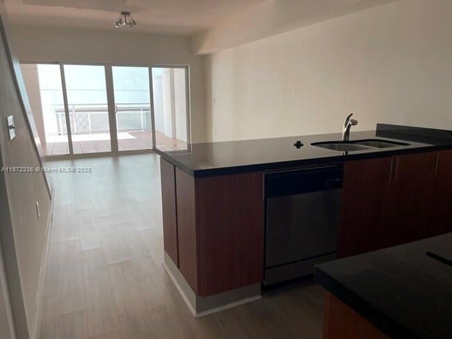 Building Photo - 1712 SW 2nd Ave Unit 308 Rental