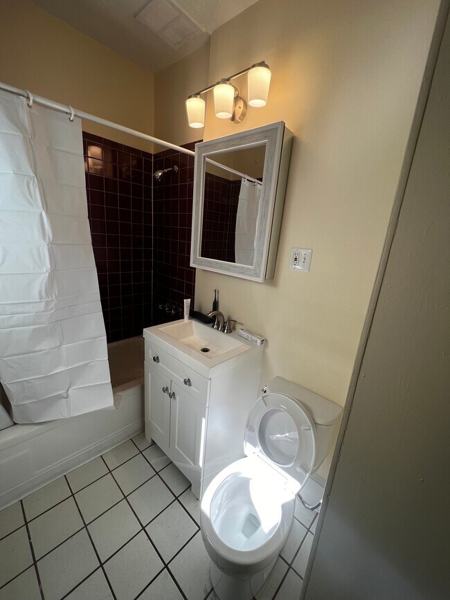 Photo - 884 Huntington Ave