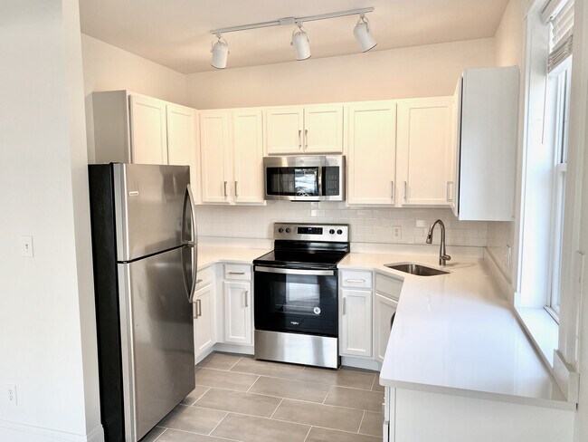 Photo - 1011 S Newstead Ave