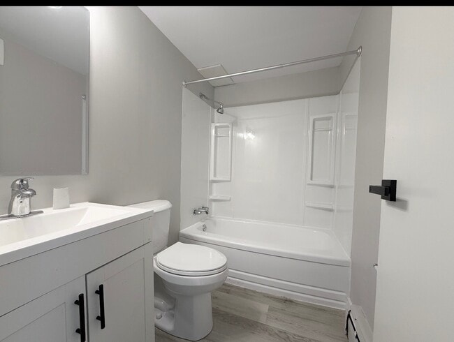 Photo - 2 Bed 1 Bath Unit in Edmonton, AB Unit 102