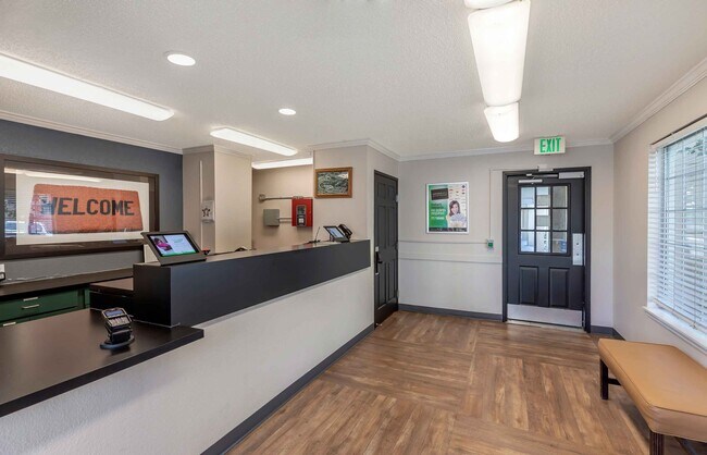 Furnished Studio-Denver - Tech Center South - Inverness