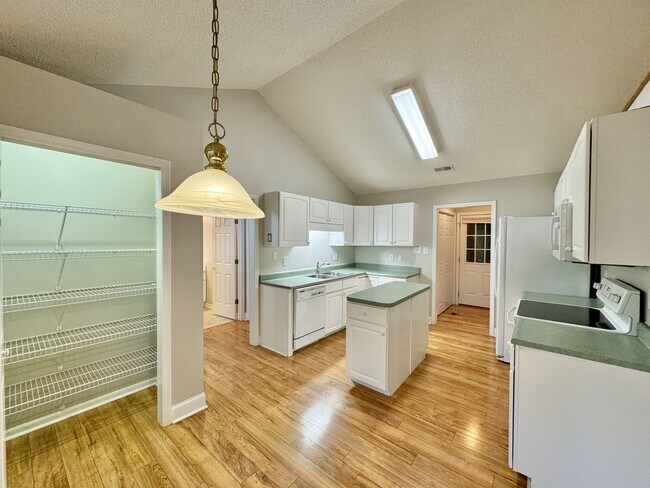 Photo - 159 Daleyuhski Way