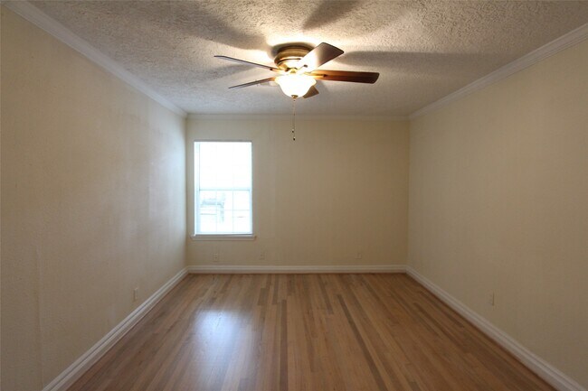 Photo - 6630 Corbin St
