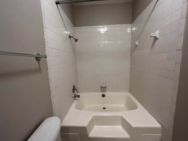 Building Photo - 11711 Memorial Dr Unit 303 Rental