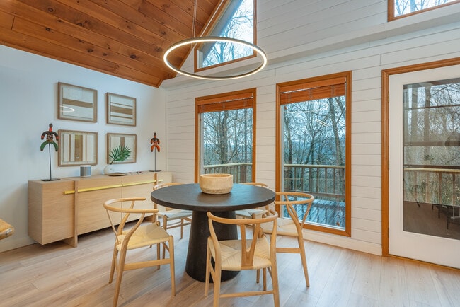 Photo - 416 W Ridge Dr